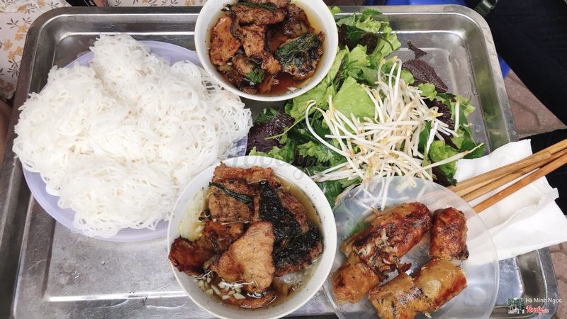 Bún chả Tuyết 34 - Quán bún chả lâu đời tại Hà Nội